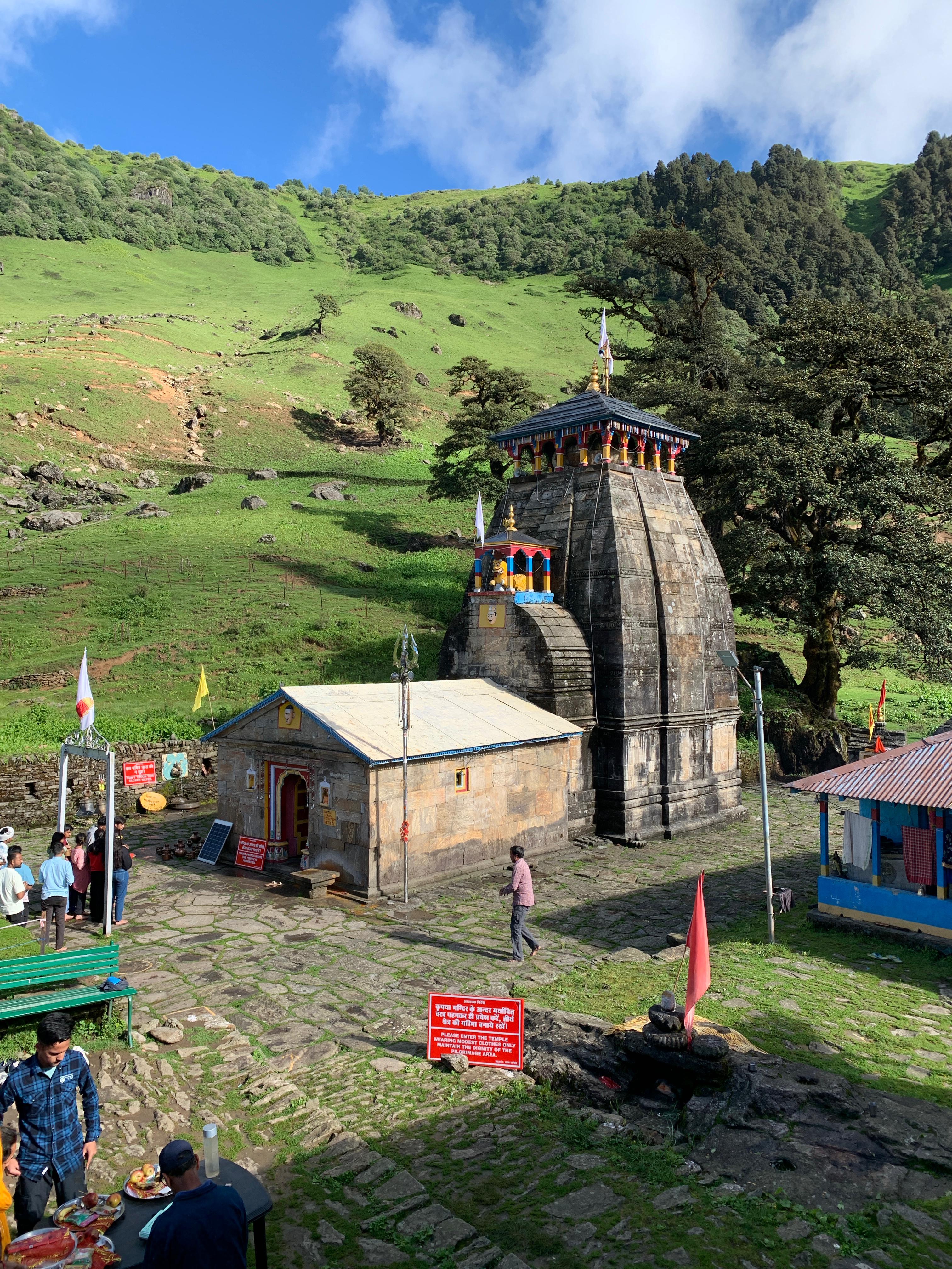 ऊखीमठ:  द्वितीय केदार मदमहेश्वर धाम में पहली बार तीर्थ यात्रियों के आकड़े ने नया कीर्तिमान स्थापित किया है।