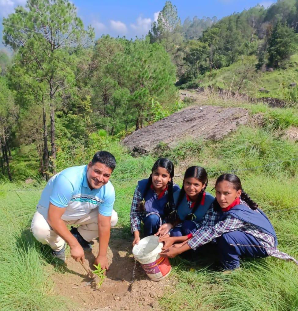 आज नेहरु युवा केंद्र अल्मोड़ा द्वारा अनेक ब्लॉक में हरेला त्योहार मनाया गया।