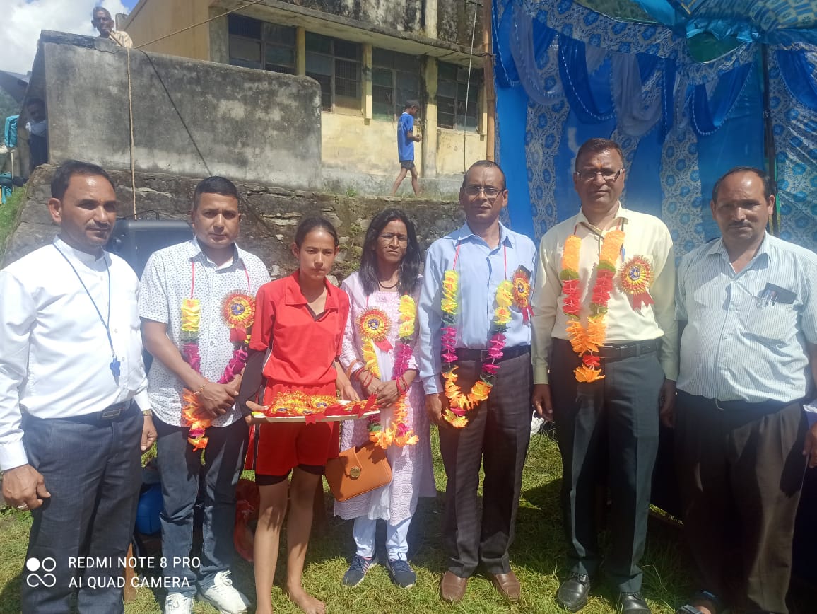 ऊखीमठः   प्रारम्भिक वर्ग की दो दिवसीय ब्लॉक स्तरीय शरद/ शीतकालीन क्रीड़ा प्रतियोगिता का आगाज जी आई सी के खेल मैदान में रंगारंग सांस्कृतिक कार्यक्रमों के साथ हो गया है।