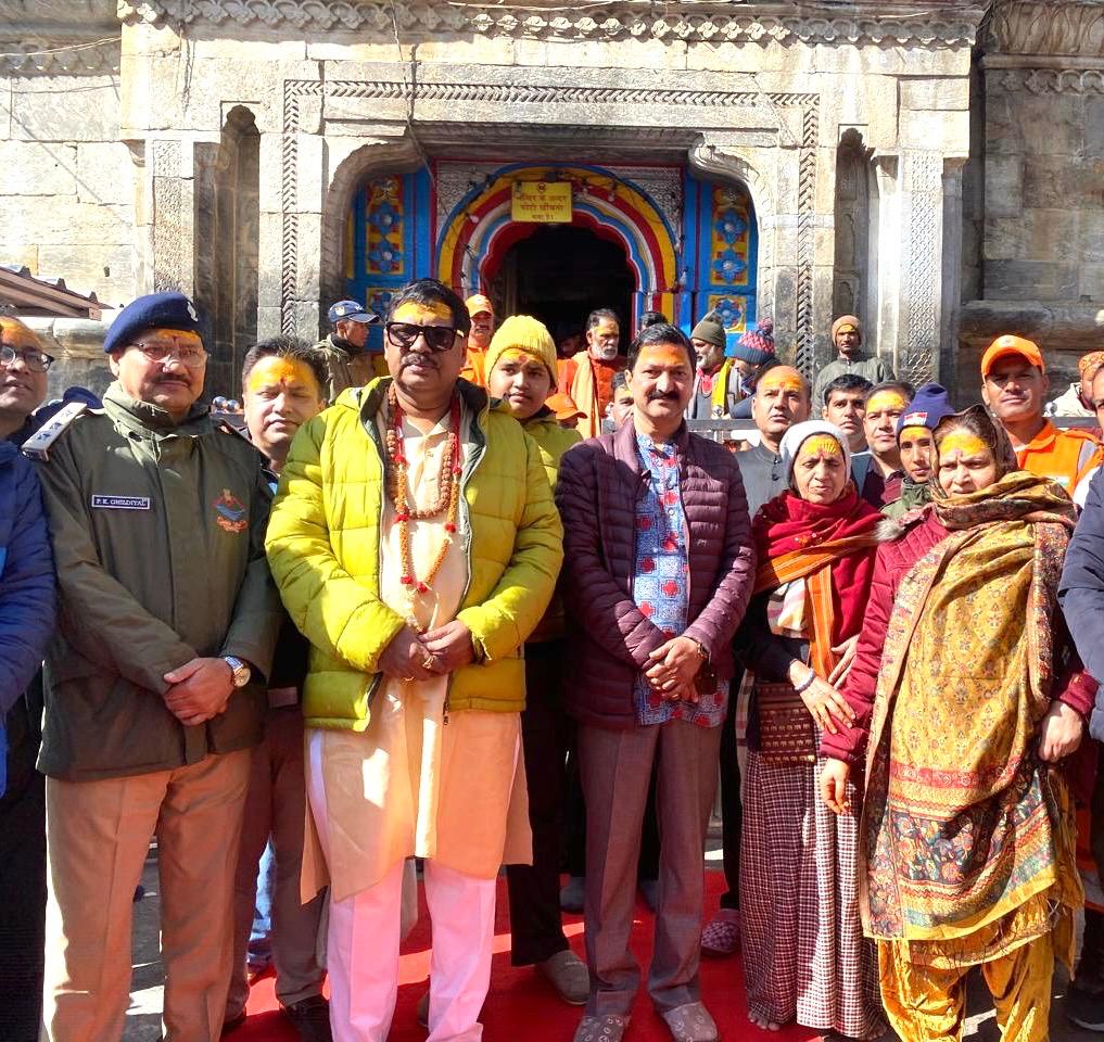 श्री केदारनाथ धाम दर्शन को पहुंचे सर्वोच्च न्यायालय के न्यायाधीश बी आर गवई।