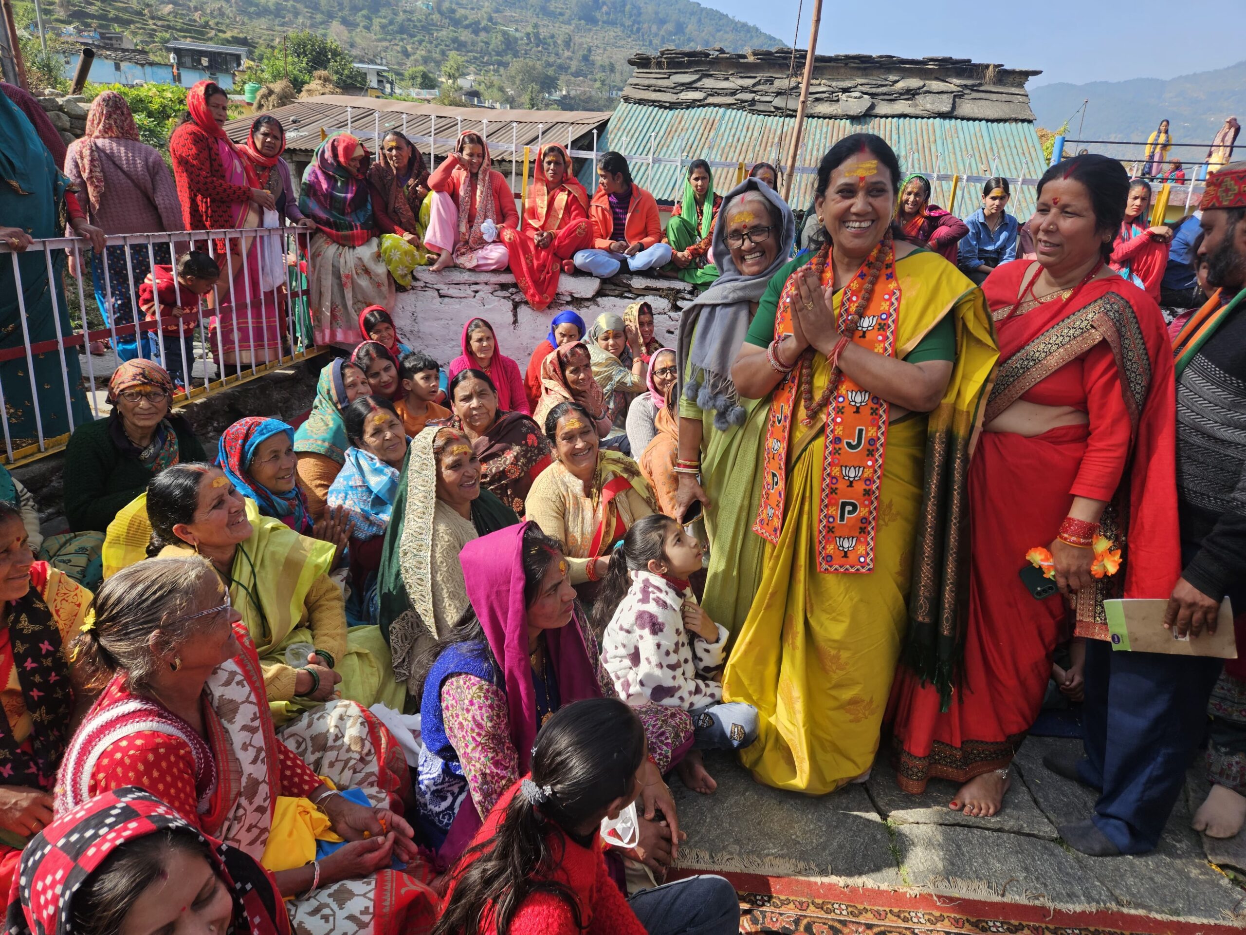 ऊखीमठः केदारनाथ विधानसभा उप चुनाव में भाजपा प्रत्याशी आशा नौटियाल ने तृतीय केदार भगवान तुंगनाथ डोली के दर्शनों के साथ तुंगनाथ व परकंडी क्षेत्र के विभिन्न गांवों का भ्रमण किया।