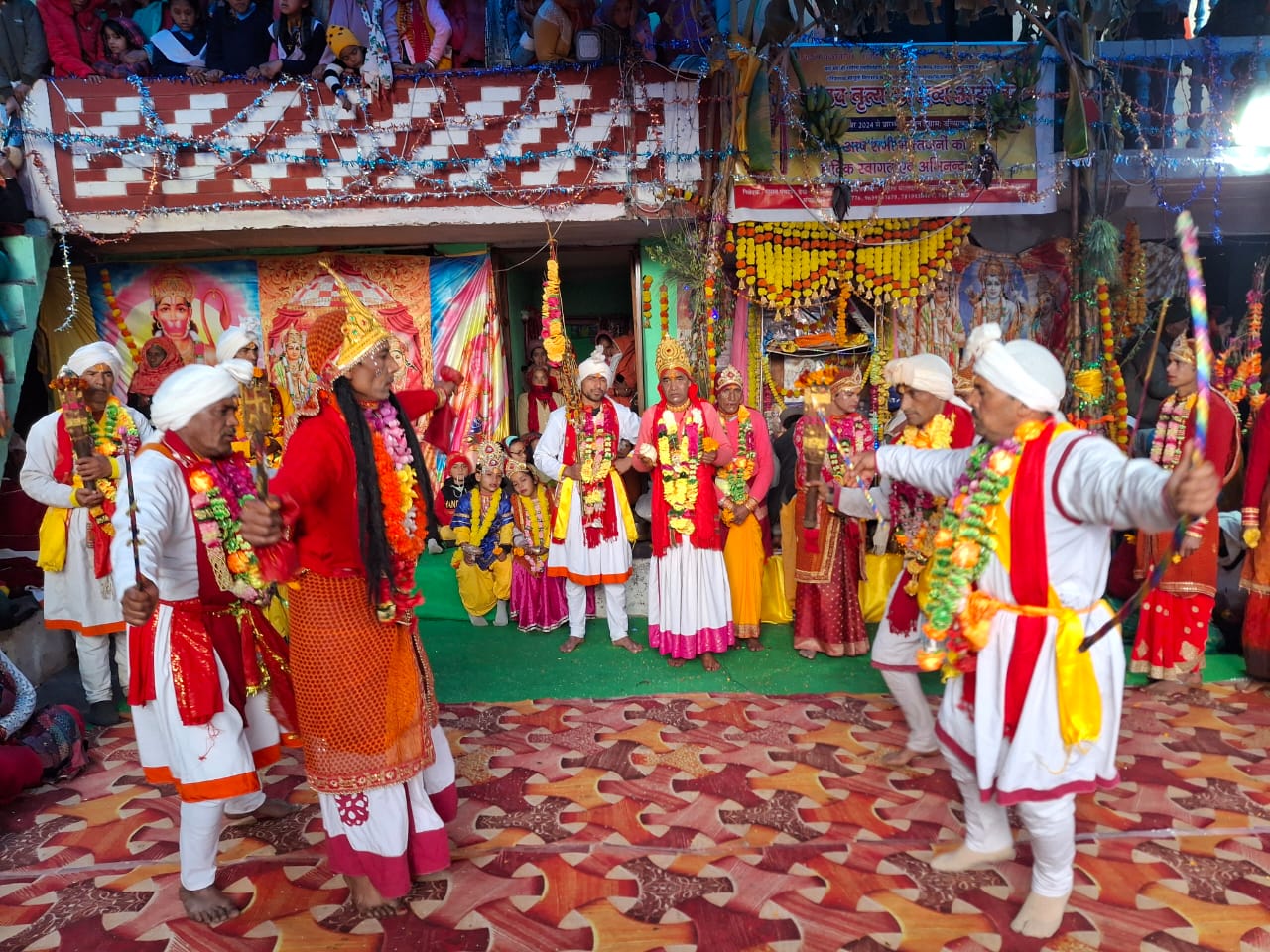 ऊखीमठः मदमहेश्वर घाटी की ग्राम पंचायत उनियाणा में 12 वर्षों बाद आयोजित पाण्डव नृत्य का समापन दुर्योधन वध व पाण्डव के अस्त्र – शस्त्रविसर्जित के साथ हो गया है।