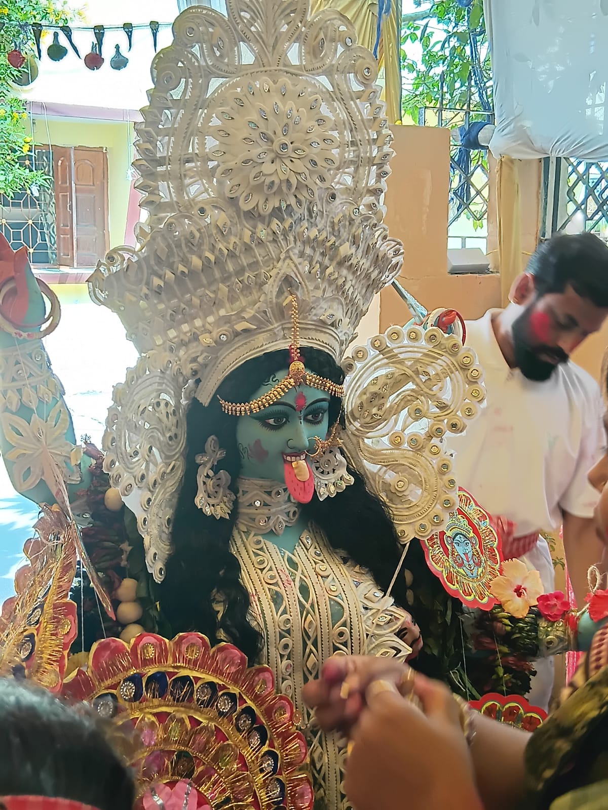 सुब्रतो मलिक परिवार द्वारा काली पूजन का भव्य आयोजन  दस वर्षों से जारी है माँ श्यामा की अखंड आराधना