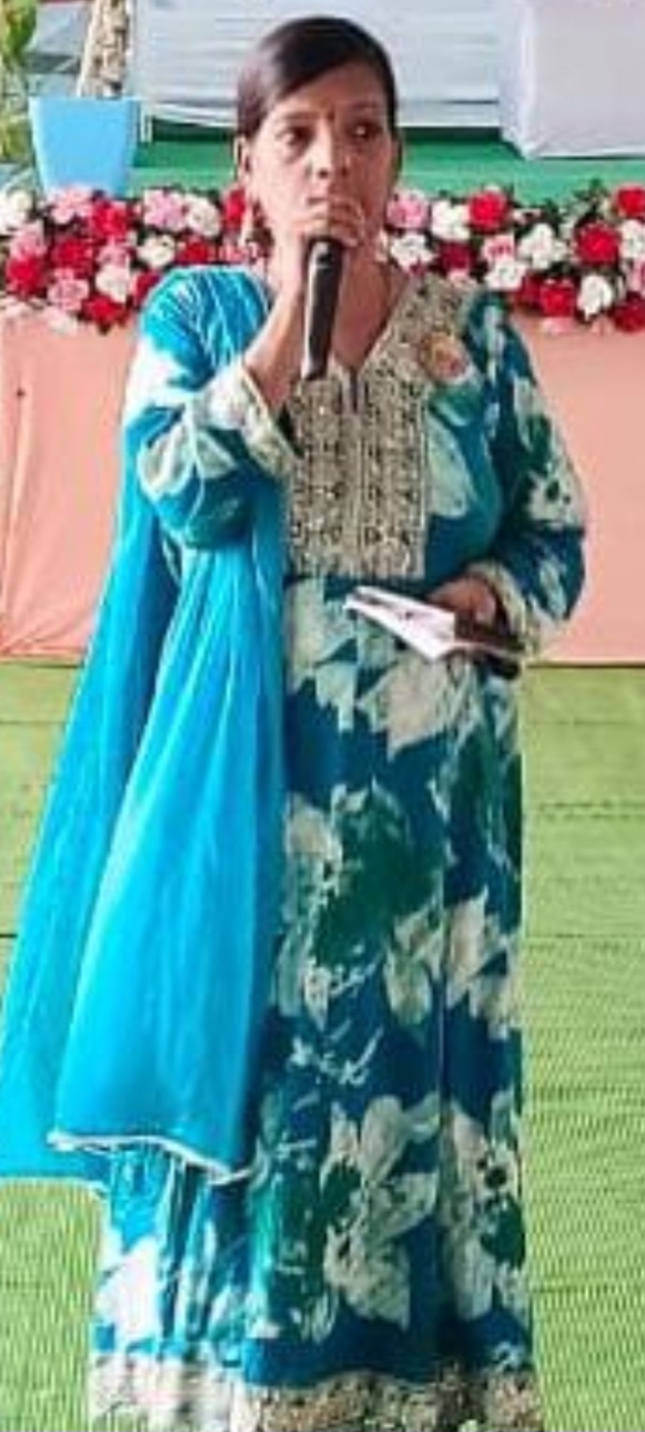 ”मानवता को शिखर तक ले जाना है,अधर्म-अत्याचार की जड़ मिटाना है।”- सुश्री सरोज कंसारी।