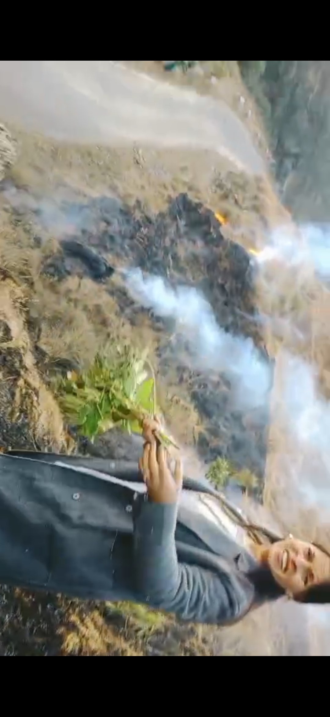 आज दिनांक ग्राम सभा भटाड मानथात क्षेत्र में  अज्ञात व्यक्ति द्वारा जंगल में आग लगाई गई