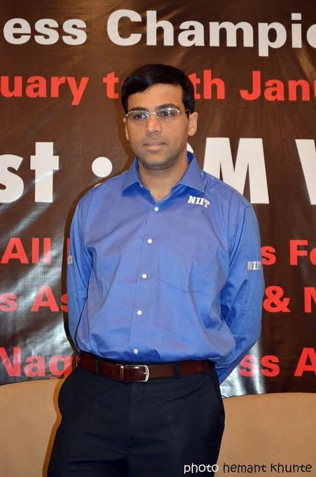 विश्वनाथन आनंद की सफलता का राज     तीक्ष्ण बुद्धि, सच्ची लगन और अथक परिश्रम।