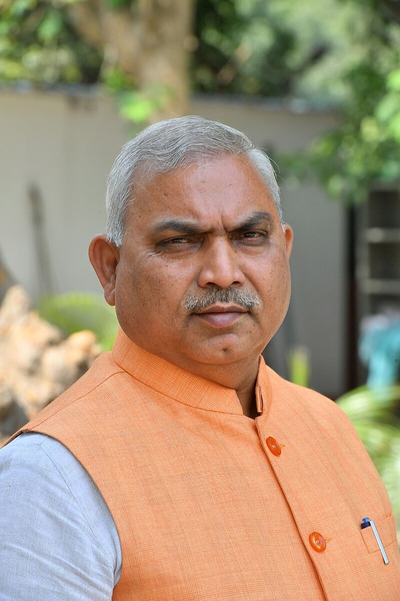 संवैधानिक मूल्यों का पालन करते हुए चुनौतियों पर विजय पाने का अवसर।