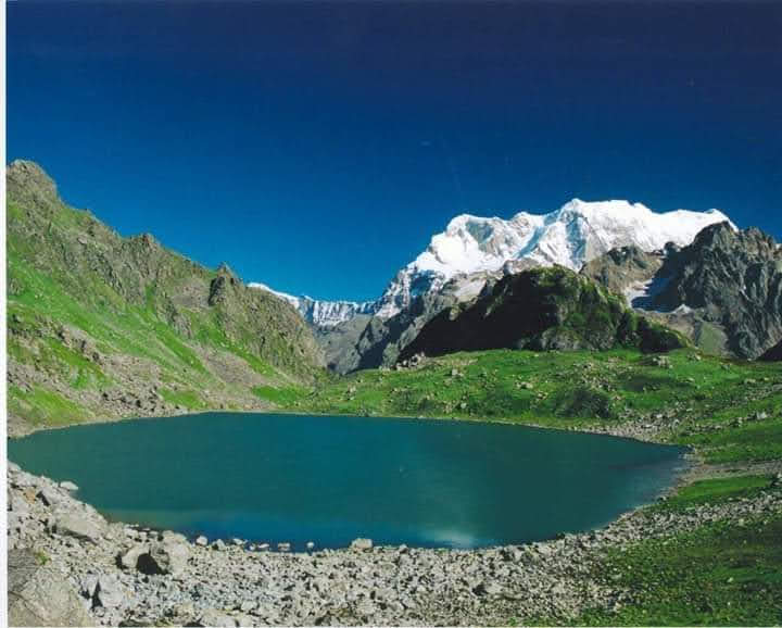 हिमालय के आंचल में आस्था का तीर्थ नन्दीकुण्ड। 