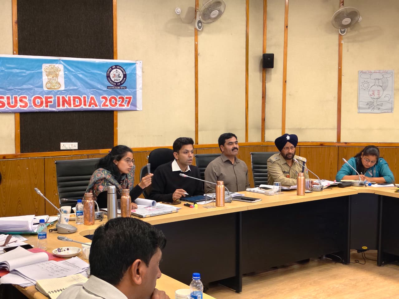 कानून-व्यवस्था एवं राजस्व से संबंधित कार्यों को लेकर समीक्षा बैठक।