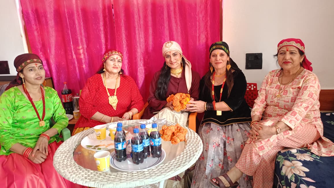 लाखामंडल में विसु महोत्सव धूमधाम से संपन्न बॉलीवुड कलाकारों ने बांधा समां।