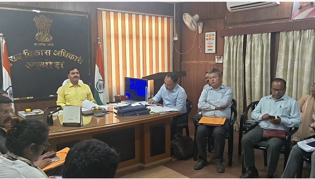 क्षेत्र पंचायत द्वाराहाट की समस्याओं के निराकरण को लेकर समीक्षा बैठक आयोजित।