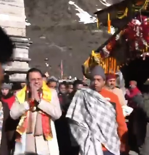मुख्यमंत्री धामी ने केदारनाथ में आम श्रद्धालु की तरह किए दर्शन कर नजीर पेश की: हेमंत द्विवेदी।