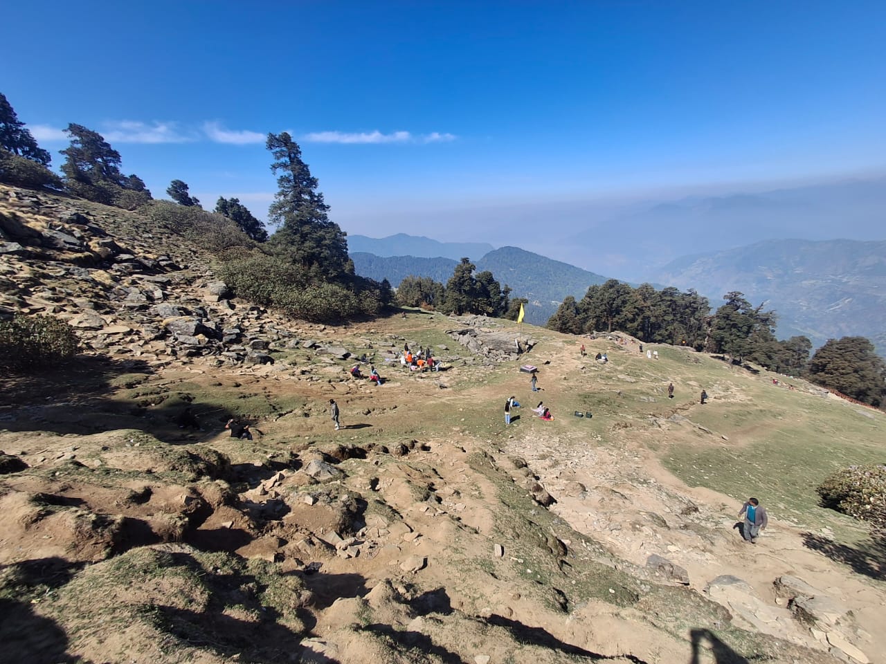 चोपता–तुंगनाथ पैदल मार्ग पर समस्याओं का अम्बार,  तीर्थयात्री परेशान। 