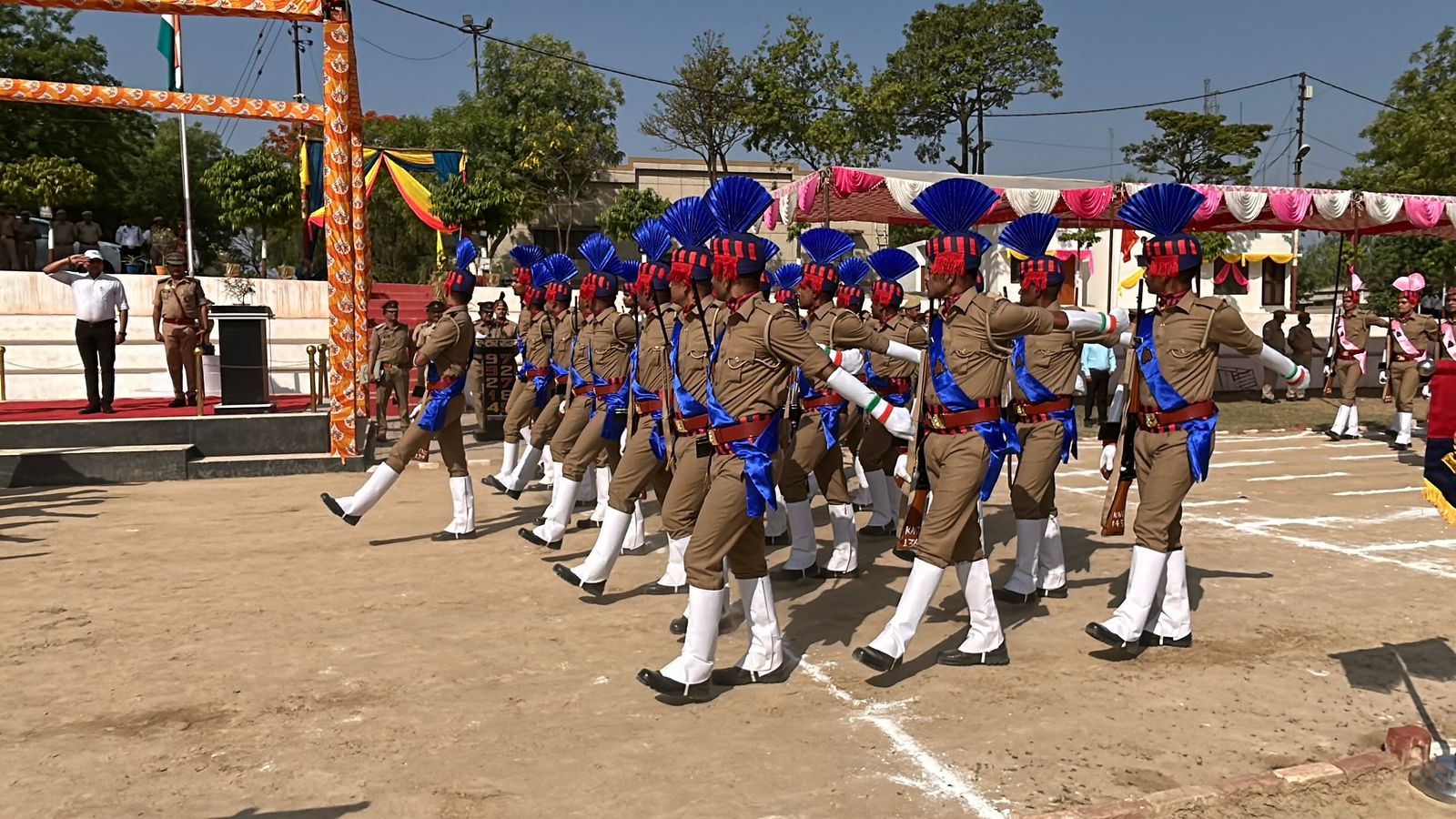 कदमताल के साथ सफलता की ओर बढ़े प्रशिक्षु, दीक्षांत समारोह की तैयारियों का एसपी ने लिया जायजा।