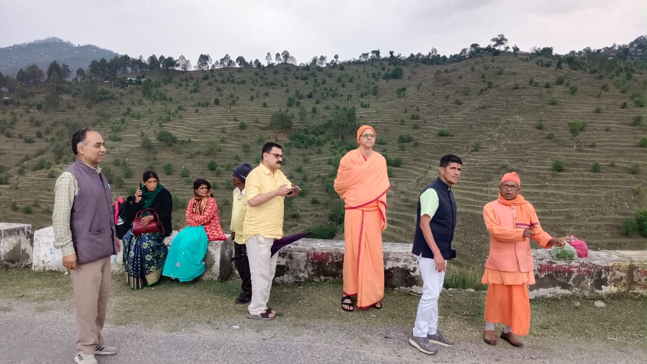 स्वामी विवेकानन्दजी की आदमकद मूर्ति लगाने को लेकर स्थलीय निरीक्षण किया गया।