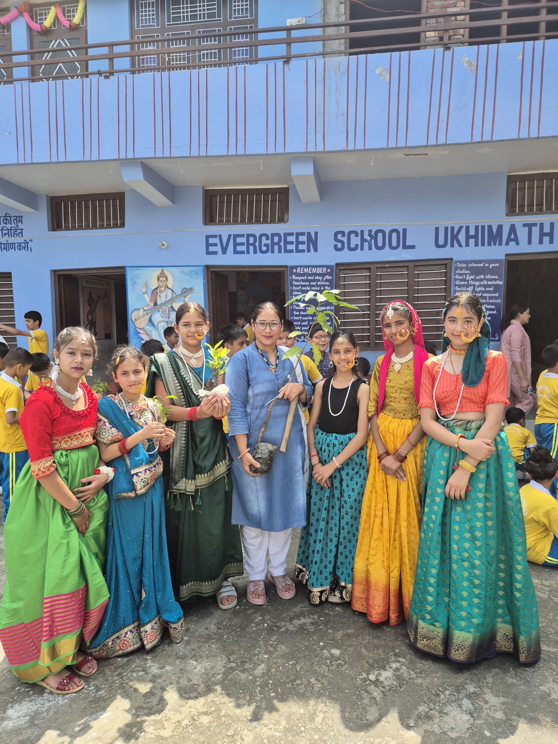 हरेला पर्व पर एवरग्रीन एजुकेशनल सोसायटी हाई स्कूल ने निकाली जन-जागरूकता रैली।