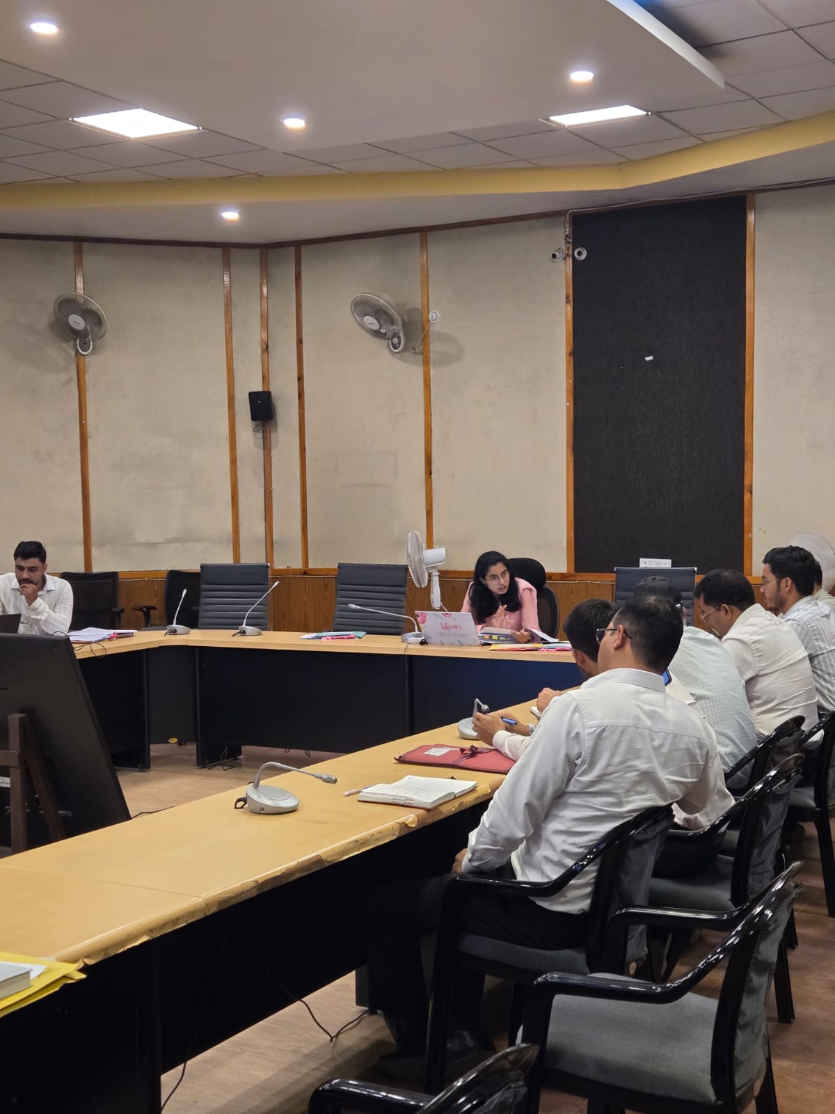 केंद्रीय सशस्त्र पुलिस बल (सहायक कमांडेंट) परीक्षा की तैयारियों की समीक्षा, अपर जिलाधिकारी ने दिए आवश्यक दिशा-निर्देश।