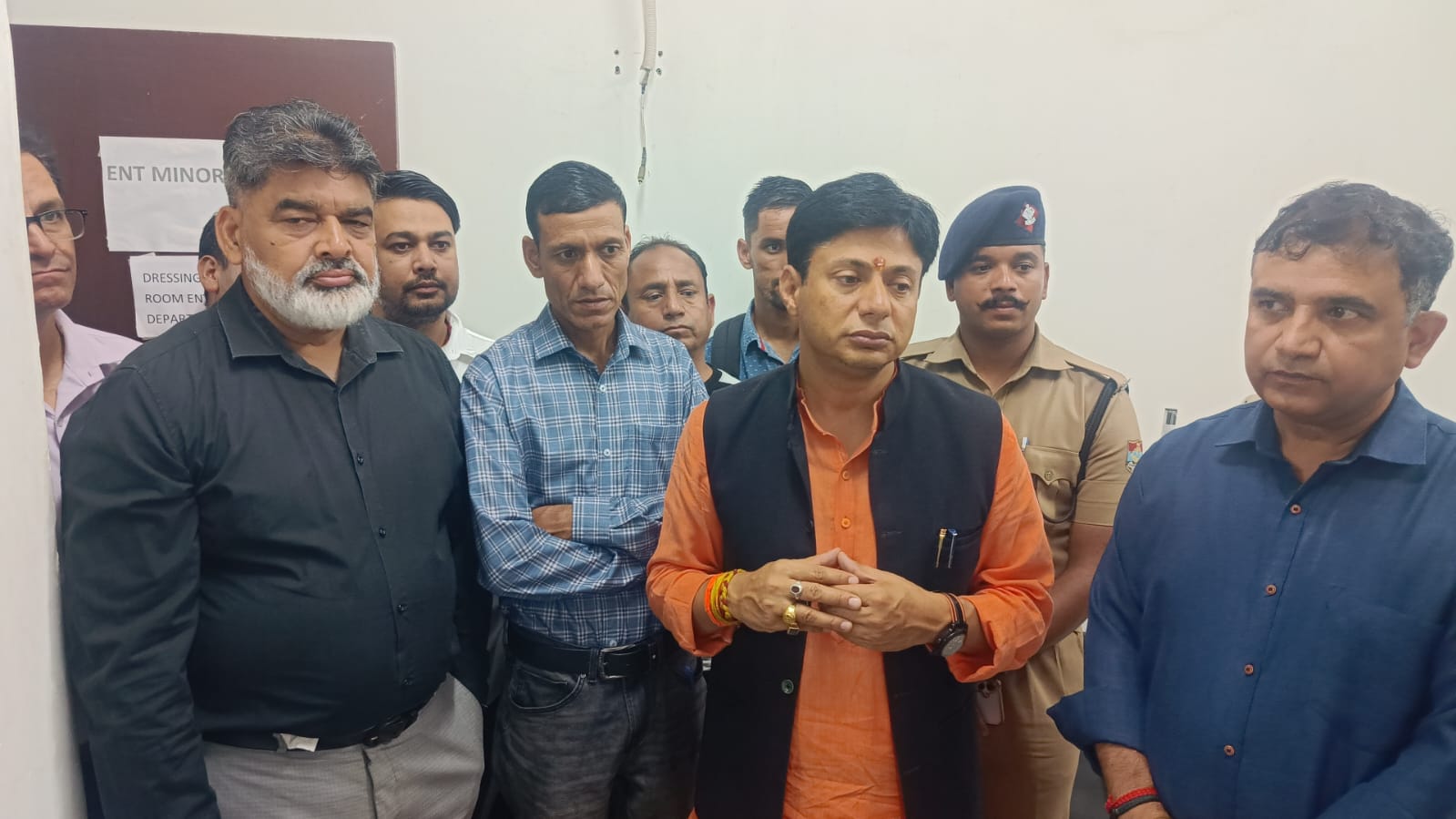 जमीनी स्तर पर स्वास्थ्य सेवाओं का लिया फीडबैक, दर्जा राज्य मंत्री कुंदन लटवाल ने बेस चिकित्सालय का किया निरीक्षण।