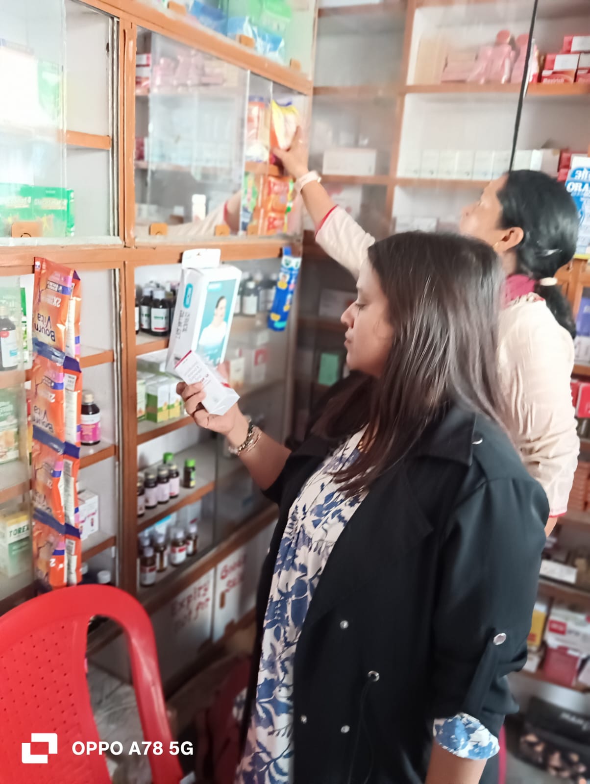 “सुरक्षित दवा, सुरक्षित जीवन” अभियान के अनुक्रम में तमाम मेडिकल स्टोरों का संयुक्त औचक निरीक्षण किया।