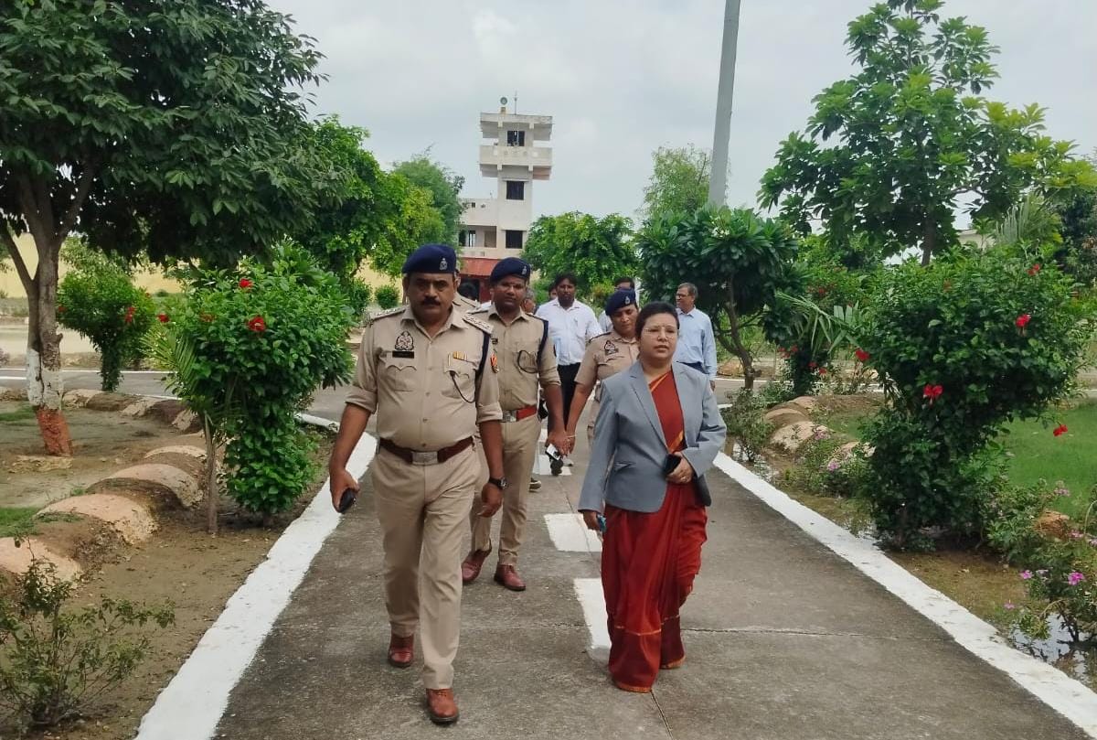 जिला कारागार का निरीक्षण कर बंदियों की सुनीं समस्याएं