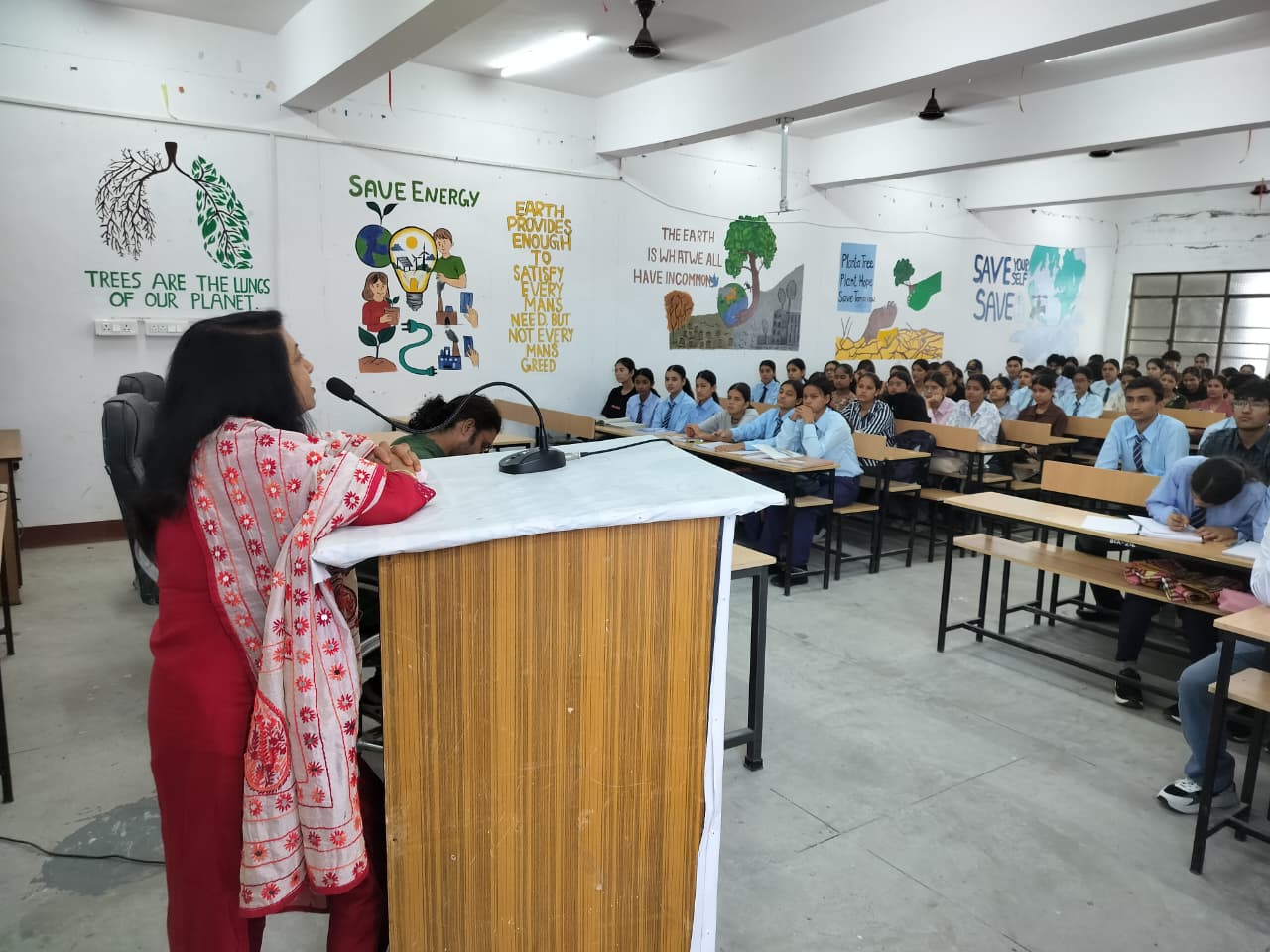 कंप्यूटर विज्ञान विभाग, सोबन सिंह जीना परिसर, अल्मोड़ा में बीसीए में नव प्रवेशित विद्यार्थियों का दीक्षारम्भ कार्यक्रम का आयोजन।
