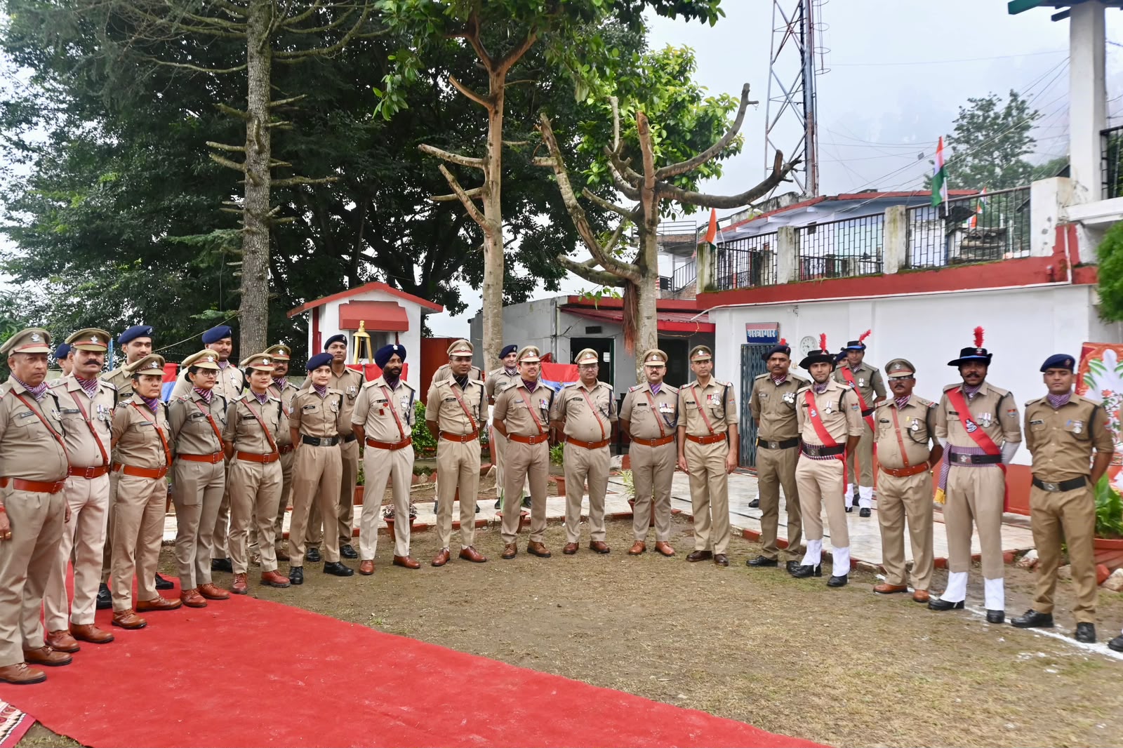 जनपद अल्मोड़ा पुलिस द्वारा हर्षोल्लास के साथ मनाया स्वतन्त्रता दिवस, शान से लहराया तिरंगा।