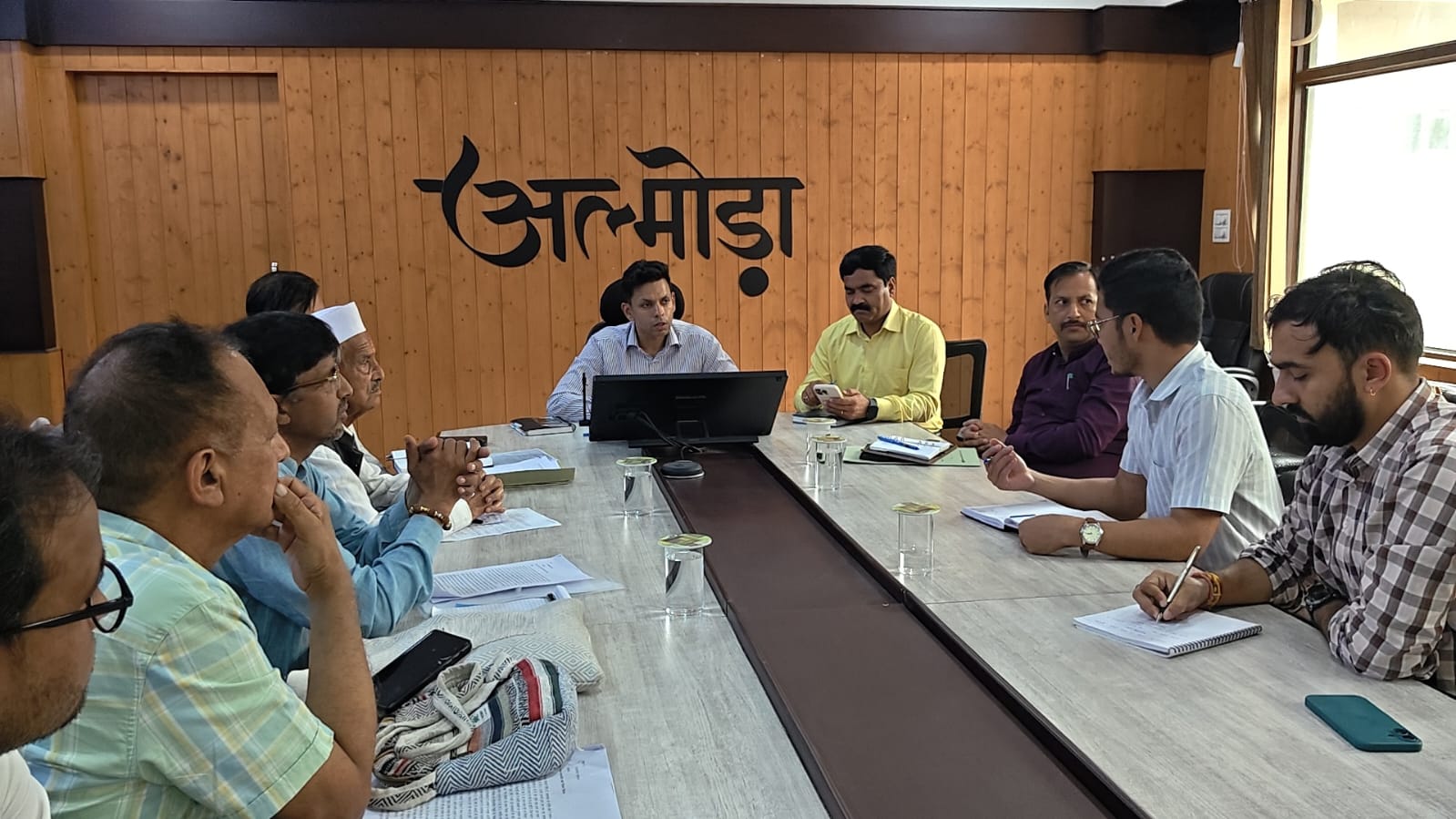 मानव-वन्यजीव संघर्ष को न्यून करने के लिए प्रभावी उपायों पर मंथन, अल्मोड़ा में पायलट प्रोजेक्ट की संभावनाओं पर चर्चा।