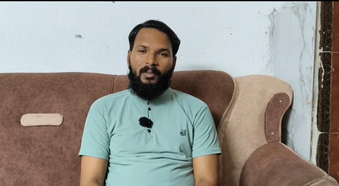 आधी रात पुलिस पहुंची तो फिर गरमाया बीपी सिंह कठेरिया प्रकरण, कांकरकुई में जुटी भीड़।
