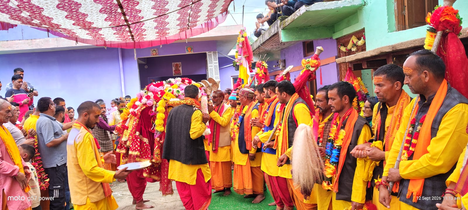 भगवती चामुण्डा की दिवारा यात्रा ने फापज गांव में भक्तों को दिया आशीर्वाद। 