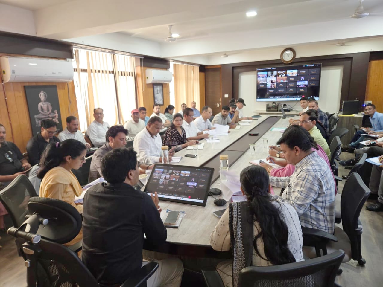 एनडीए एवं सीडीएस परीक्षा की तैयारियों को लेकर बैठक आयोजित।