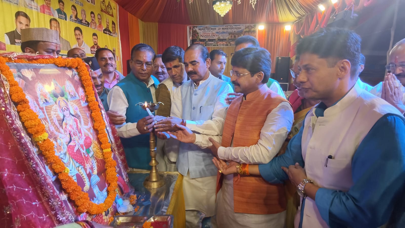 अल्मोड़ा में मां नंदादेवी मेले का विधिवत शुभारंभ, दीप प्रज्वलन से हुआ आगाज।