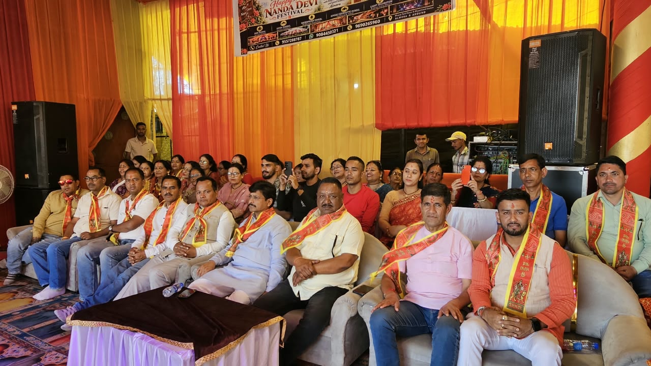 नंदाष्टमी पर नंदादेवी मंदिर में उमड़ा आस्था का सैलाब, दर्शन के लिए लगी लंबी कतारें।