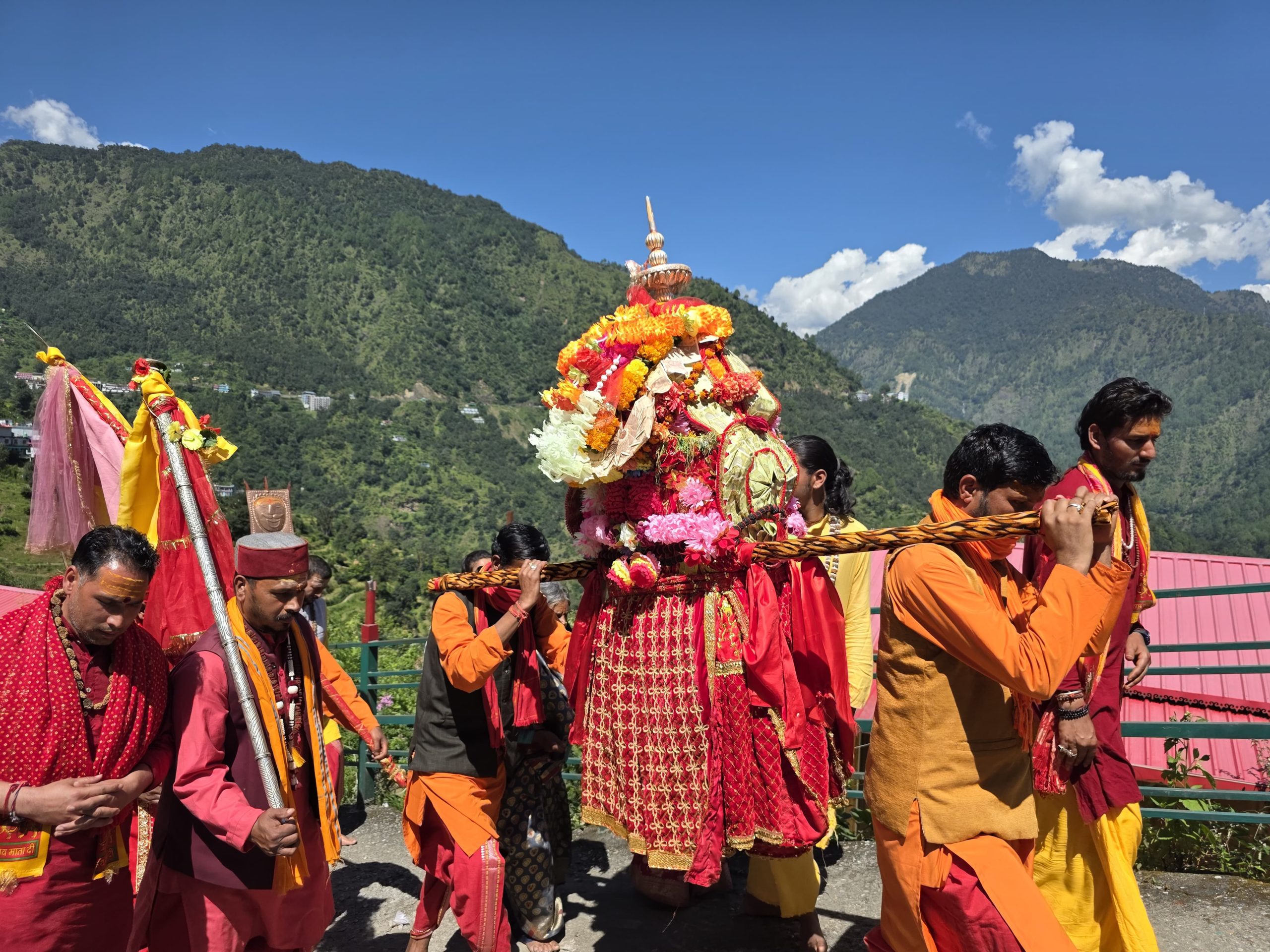 केदारनाथ से लौटी भगवती कालीमाई की दिवारा यात्रा।