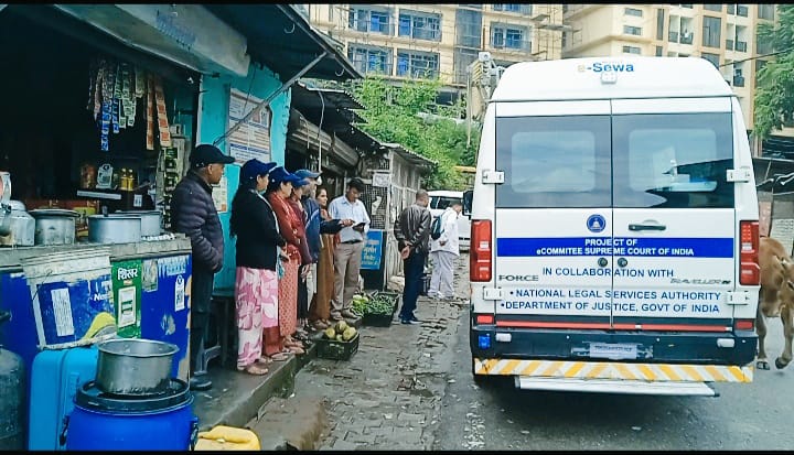 विधिक सेवा प्राधिकरण द्वारा न्याय चला निर्धन के द्वार।