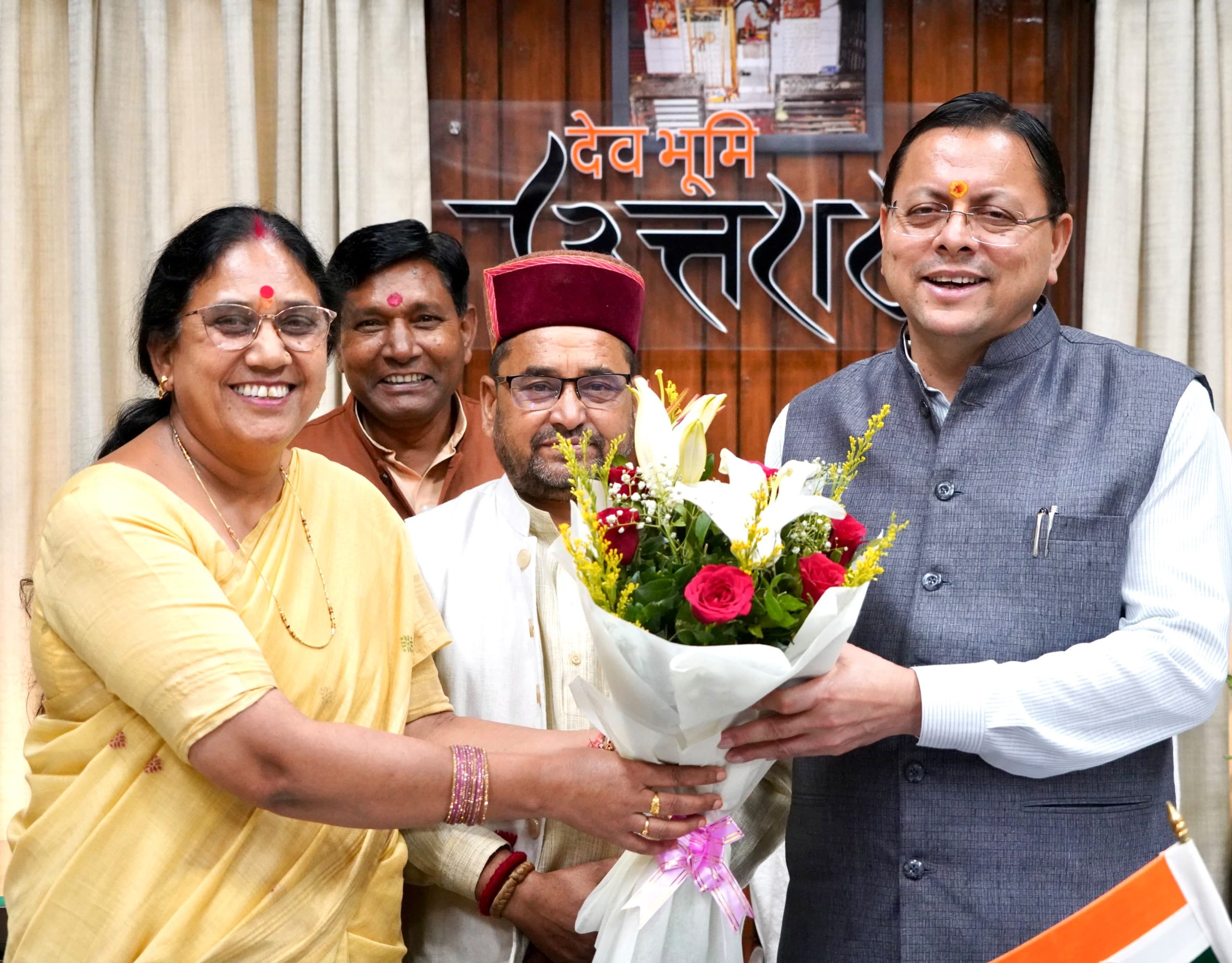 विधायक आशा नौटियाल ने की मुख्यमंत्री पुष्कर सिंह धामी से की मुलाकात।