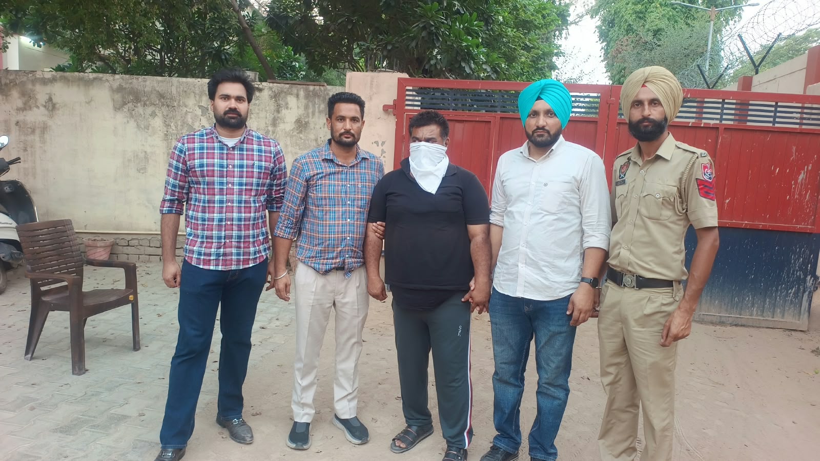 विजीलेंस ब्यूरो ने 40,000 रुपये रिश्वत लेते उत्तरी रेलवे के वरिष्ठ सेक्शन इंजीनियर को किया गिरफ्तार।