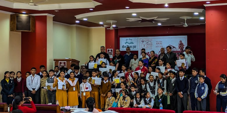 अल्मोड़ा लिट फेस्ट के तत्वावधान में सोमवार को एक अत्यंत सफल और बौद्धिक स्तर में समृद्ध।