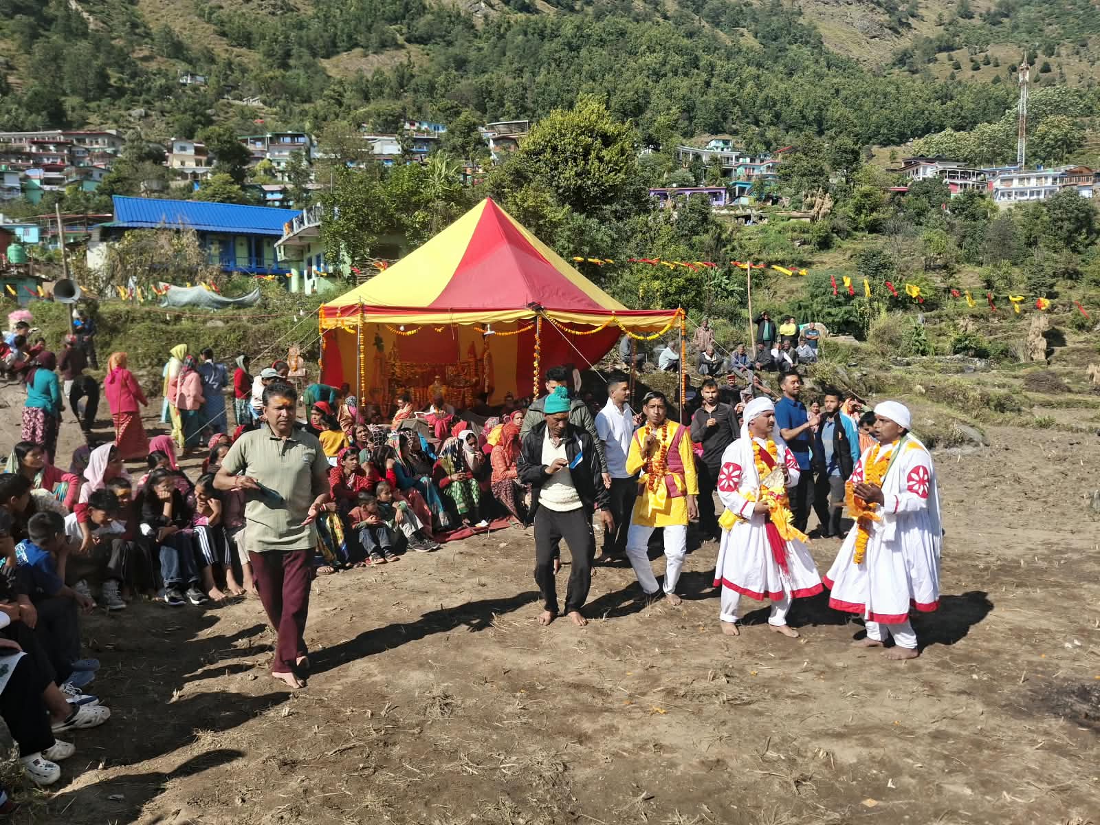 नन्दा कौशिक में बगडवाल नृत्य रहा मुख्य आकर्षण।