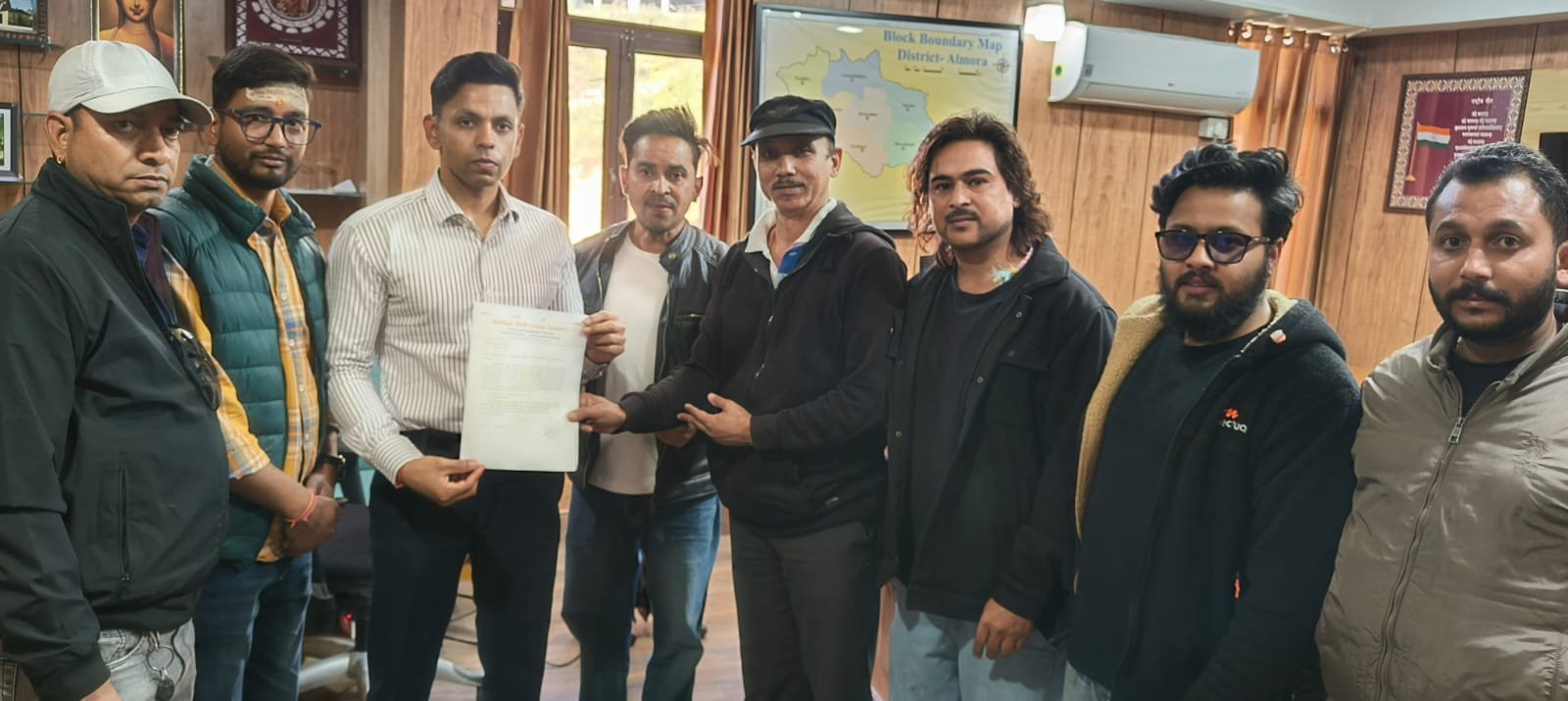 रेडक्रॉस की पहल पर नेशनल हाईवे पर क्रॉस बैरियर लगाने की कार्रवाई के निर्देश,दुर्घटनाओं और गोवंश के चोटिल होने की घटनाओं को देखते हुए जिलाधिकारी को सौंपा था ज्ञापन।