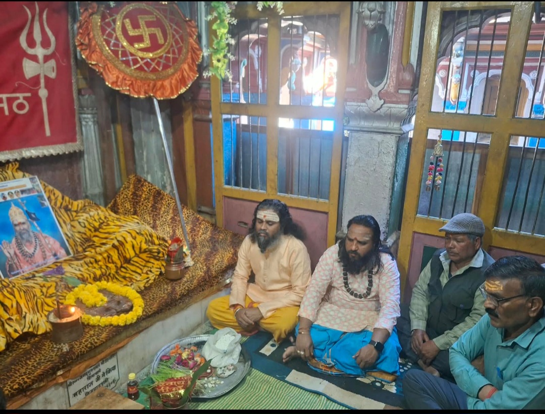 भगवान केदारनाथ के शीतकालीन गद्दी स्थल ओंकारेश्वर मन्दिर में घोषित तिथि के अनुसार इस बार भगवान केदारनाथ के कपाट आगामी 11 नवम्बर को भैयादूज पर्व पर शुभ लगनानुसार शीतकाल के लिए बन्द कर दिये जायेगें !
